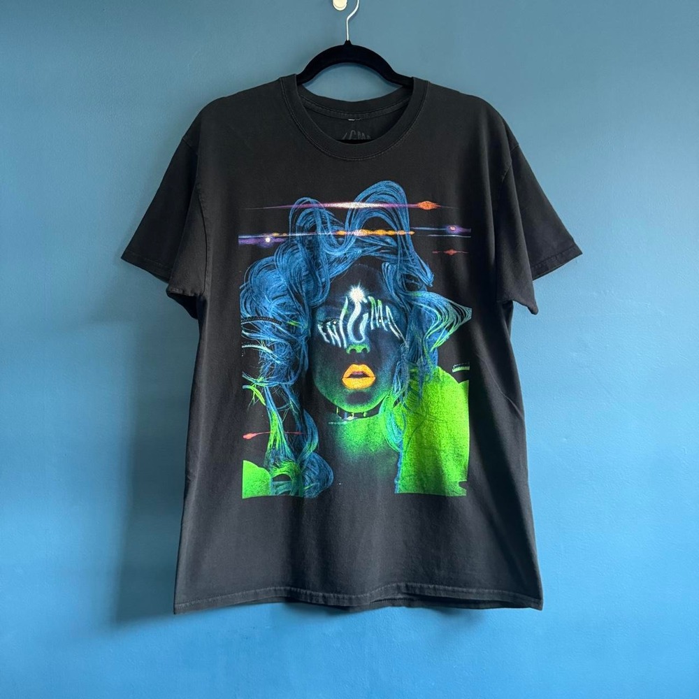Lady Gaga Enigma Las Vegas T Shirt Size L Black Blue Green Neon Concert Merch